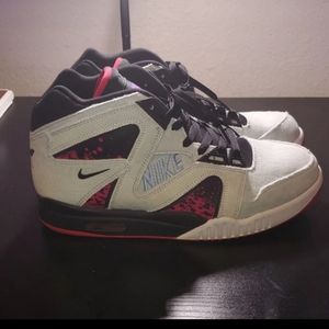 NIKE AIR TECH CHALLENGE HYBRID DENM.. light blue, blk, hot pink, white.